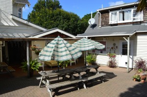 4_CityGardenLodgeOutside