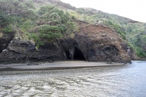 21_ACaveByTeHenga'sBeach