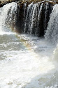 6_ARainboxInHukuaraFalls