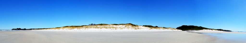6_PanoramicOfTheMoutainBehindUsAtRarawaBeach