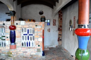 6_TheLadyEntranceOfKawakawa'sToilets