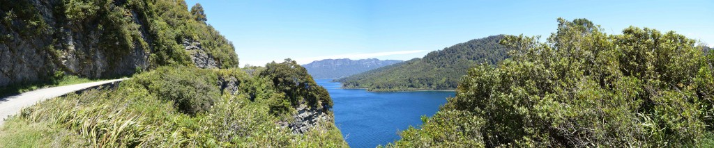 6_AnotherPanoramicOfThelakeAtTeUreweraNationalPark