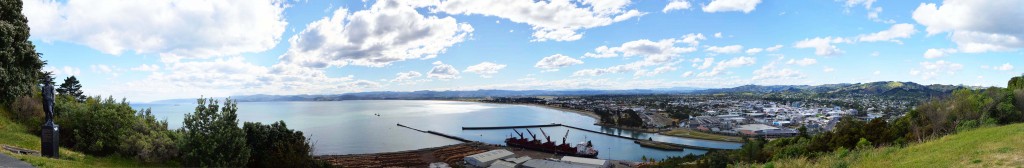 83_PanoramicOfGisborneByKaitiHill
