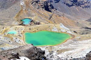 27_TheEmeraldsLakeAlongTheTongariroCrossing