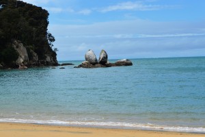 3_AnotherViewOfTheSplitAppleRock