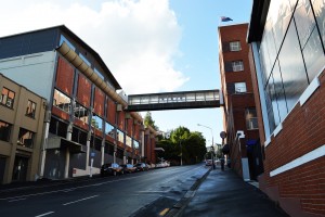 139_ABridgeBetwennTwoBuildingInDunedinNearTheSpeighBrewery