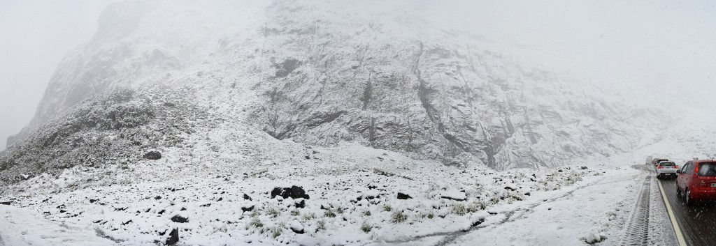 13_PanoramicOfTheSnowAtHomerTunnel