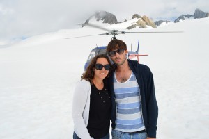 158_PepiteAndAlexInFrontOfTheHelicopterAtFranzJosephGlacier