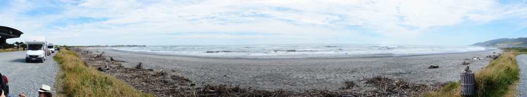 43_PanoramicOfTheBeachAtGreymouth