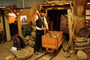 80_AModelDoingSomethingAboutGoldInTheGoldMuseumOfArrotown