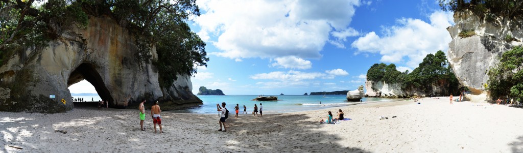 14_PanoramicOfCathedralCove'sBeach