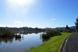 1_ABandStandNearTheLakeInHuntly