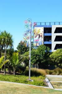 47_ASculptureInFrontOfNewPlymouth'sMuseum